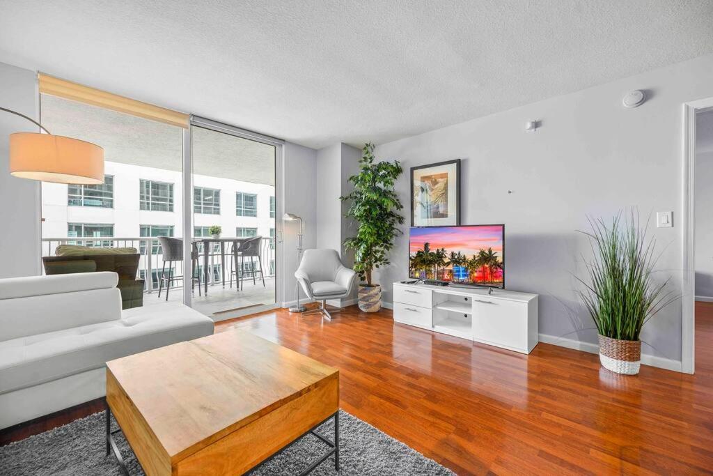 Apartment Luxe 1 Bdr • 32th Floor • Brickell • Ocean Views Miami