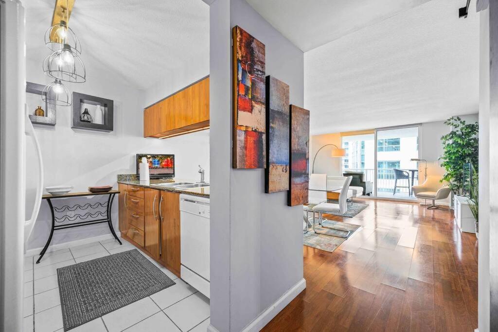 Luxe 1 Bdr • 32th Floor • Brickell • Ocean Views Miami