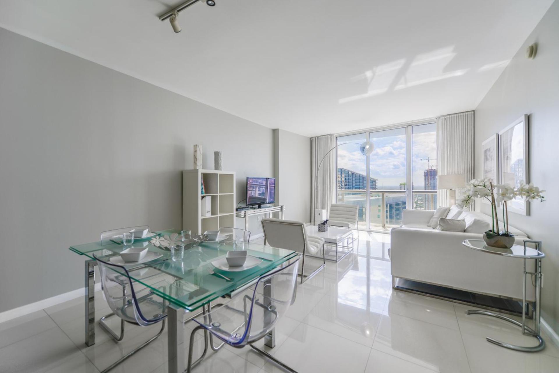 Apartment Luxury 45th Floor At Icon