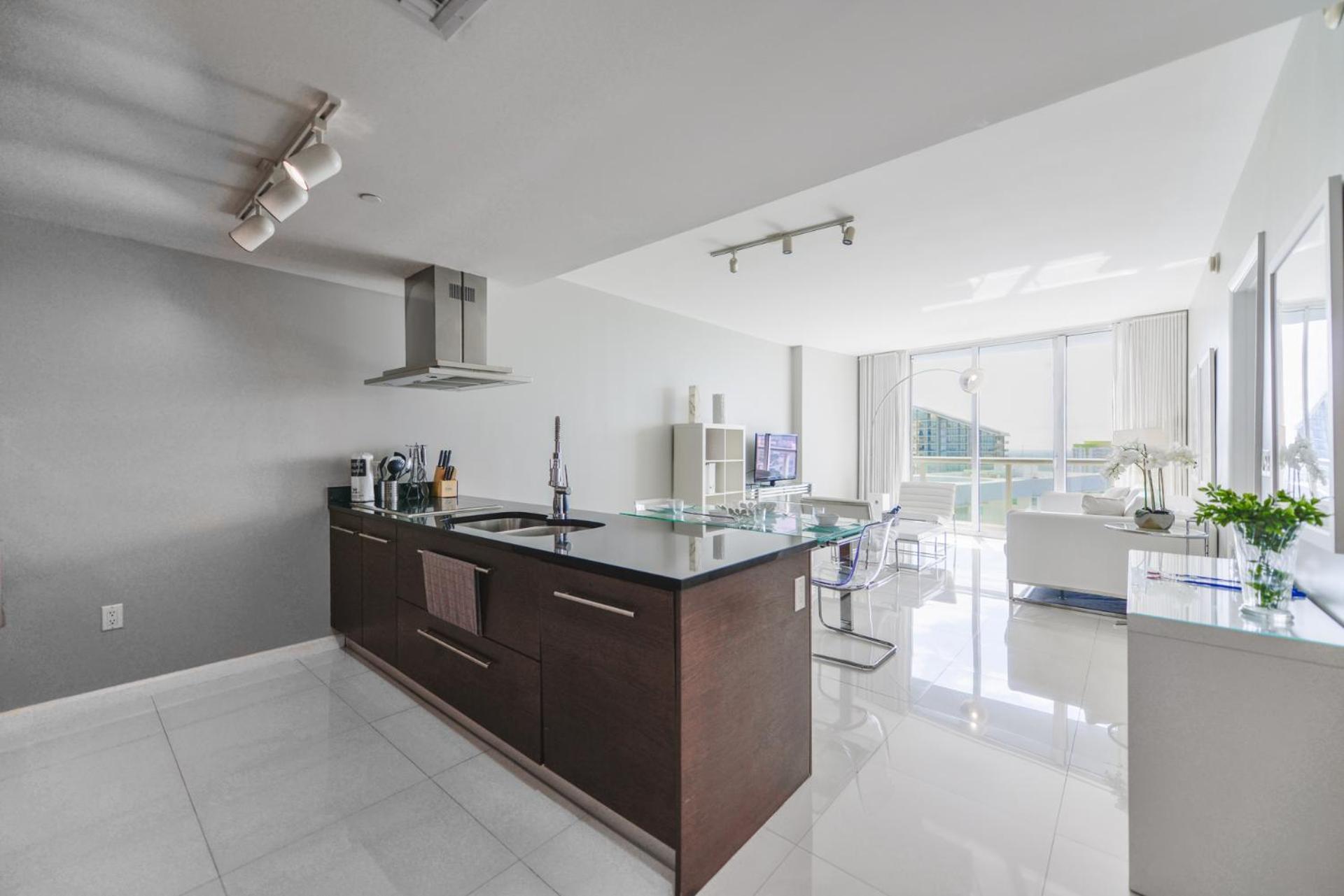 Luxury 45th Floor At Icon Miami