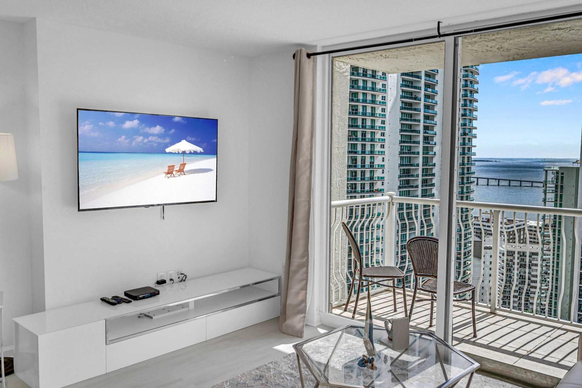 Deluxe 1 Bedroom • Brickell • Ocean View