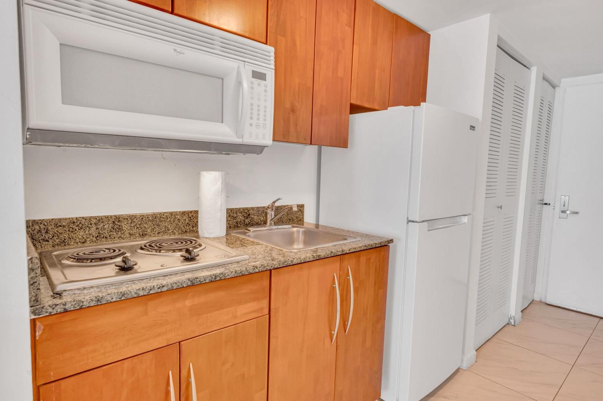 Beautiful High Floor * Brickell * Ocean View Apartment