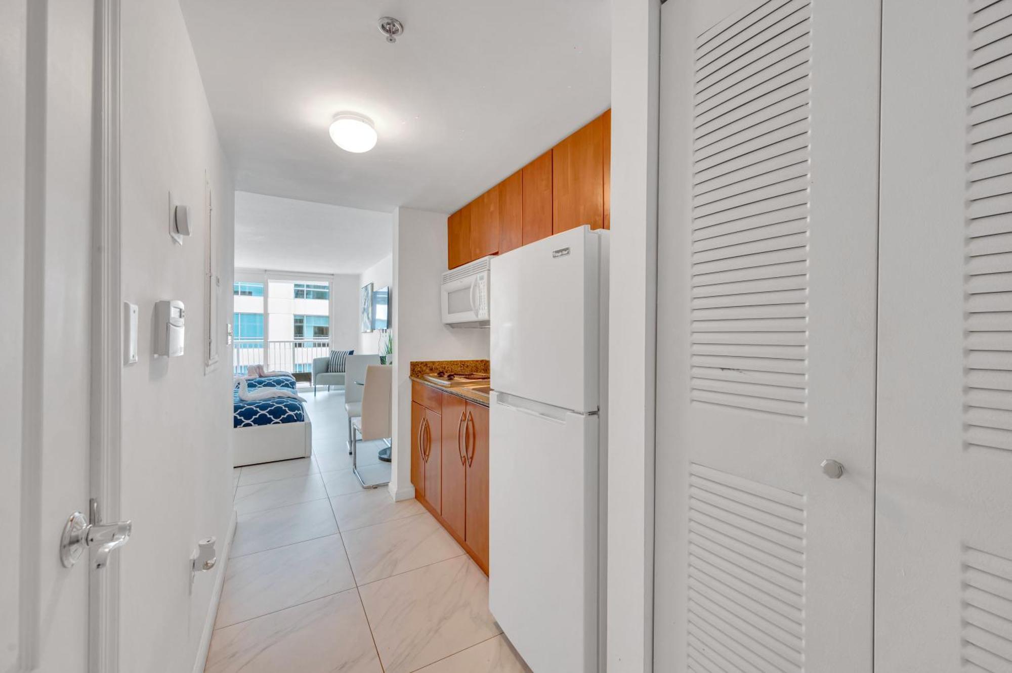 Apartment Beautiful High Floor * Brickell * Ocean View *