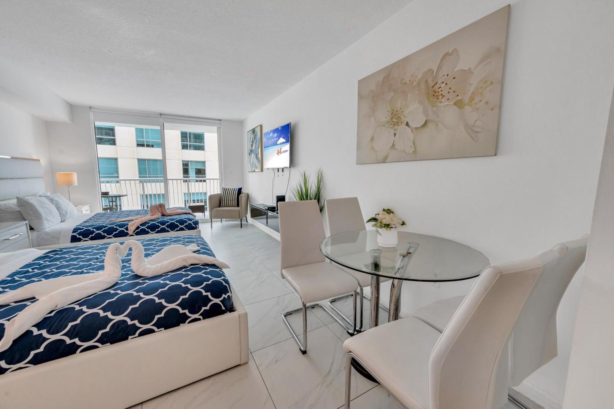 Beautiful High Floor * Brickell * Ocean View Apartment *