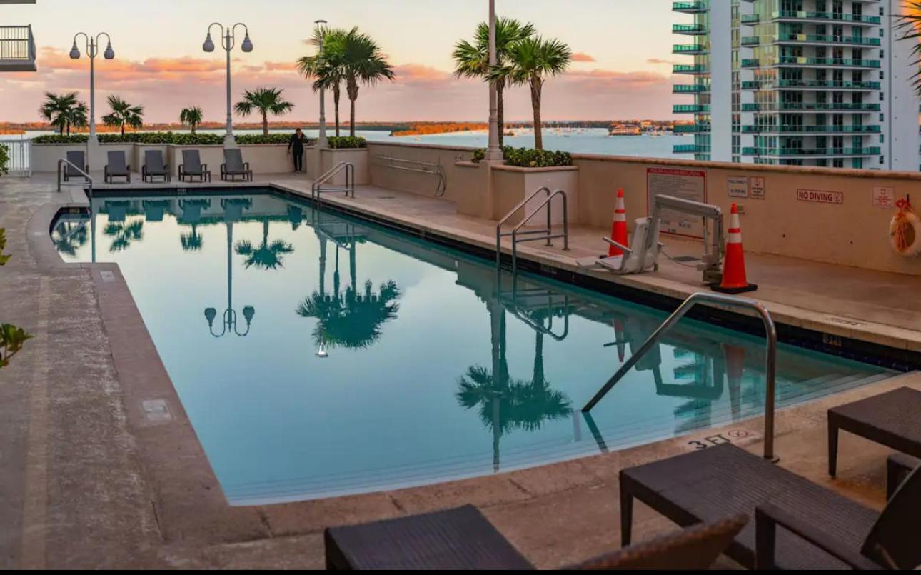 Beautiful High Floor * Brickell * Ocean View Apartment *