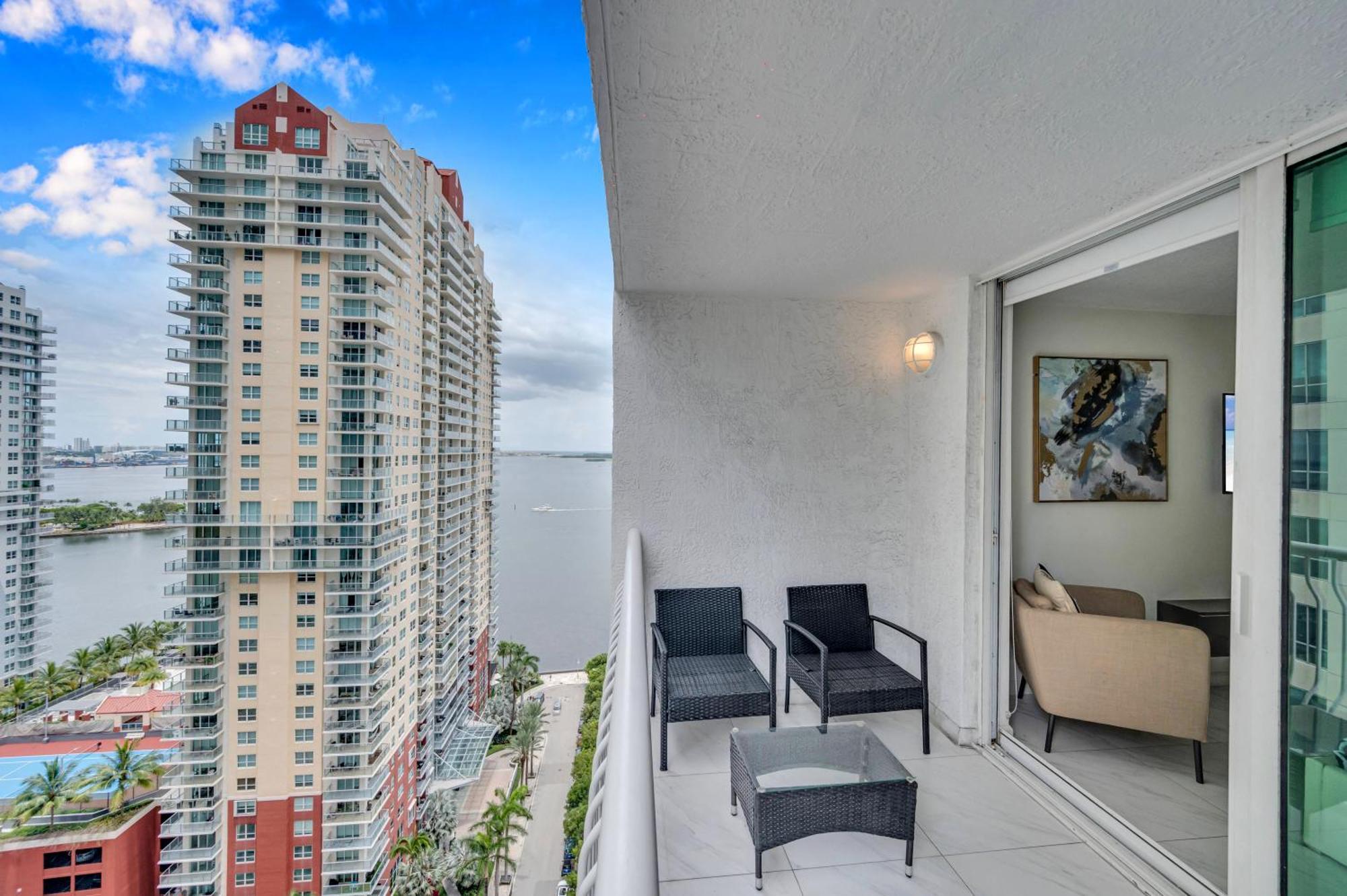 Beautiful High Floor * Brickell * Ocean View