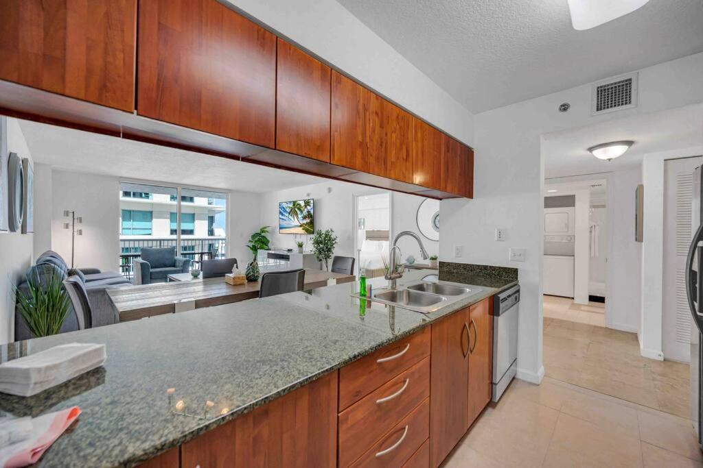 Spacious 36th Flr 1 Bd 1 Bt • Brickell • Bay View Miami