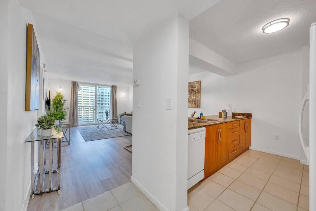 Apartment Beautiful 1 Bed 1 Bath • Brickell • Bay View