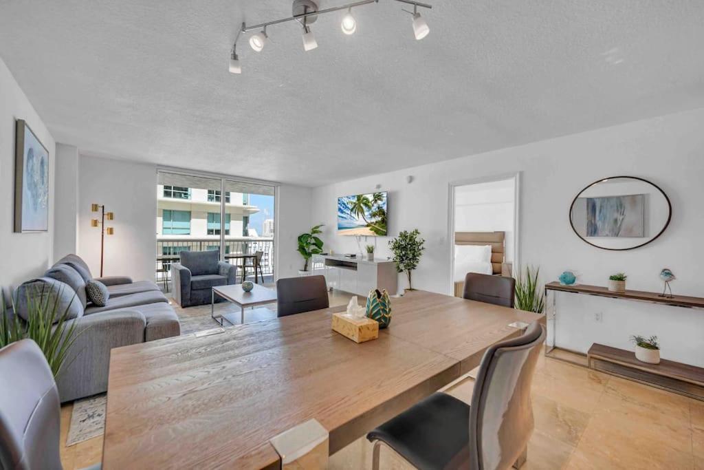 Spacious 36th Flr 1 Bd 1 Bt • Brickell • Bay View Miami