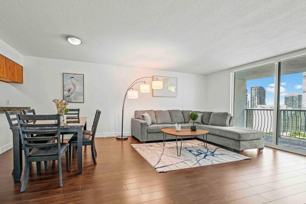 Apartment Comfy 28th Floor • Brickell • Ocean & Views Miami