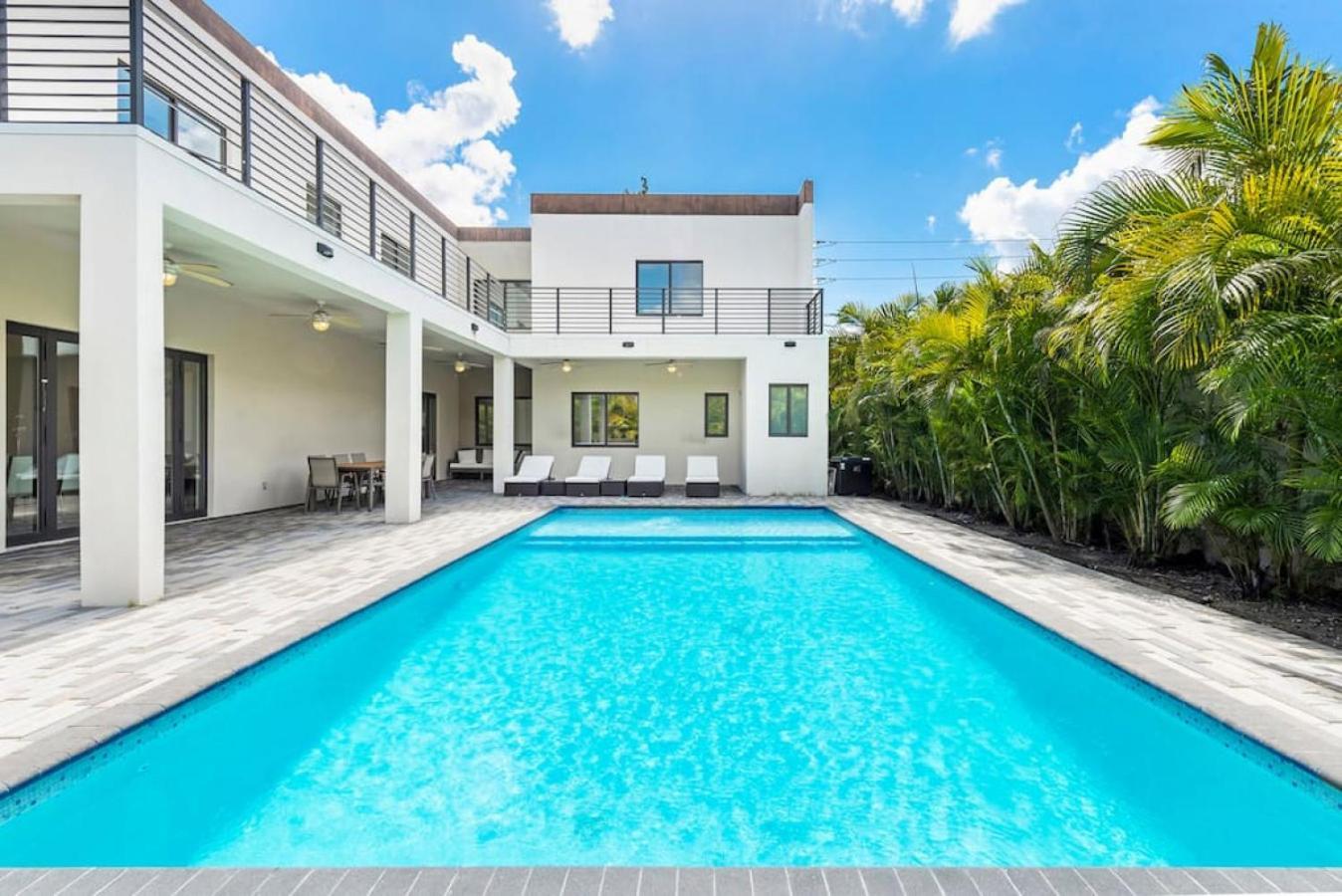 Granada Modern Luxury In Massive Mansion With Heated Pool * Miami
