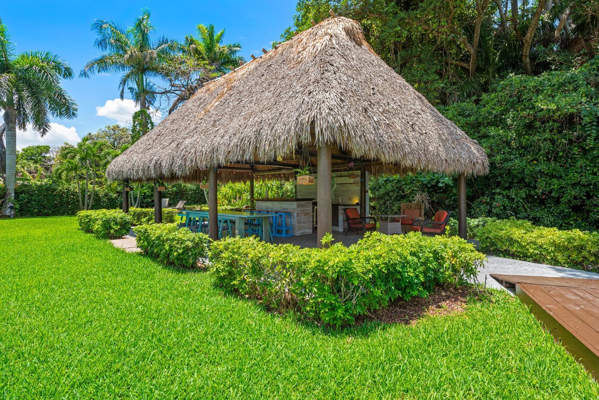 Blockchain - Acre Lot W/ Pool-hot Tub-bars-tiki-games-theater! * Miami