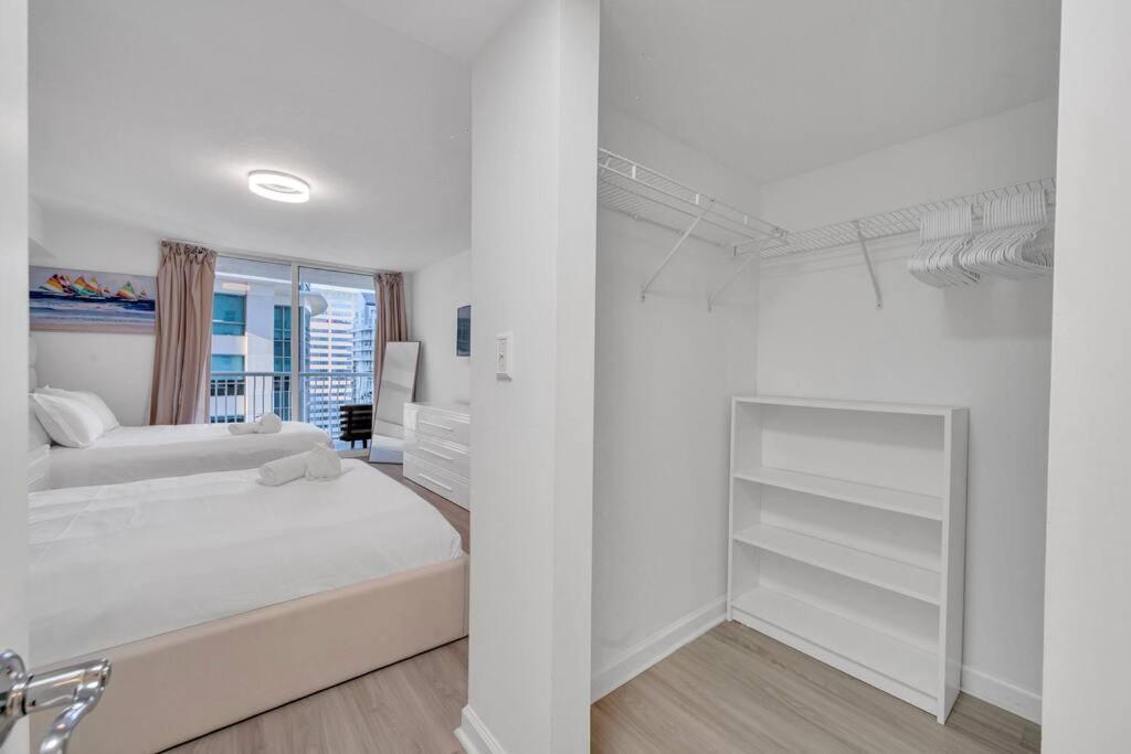 Apartment Beautiful 1 Bed 1 Bath • Brickell • Bay View *