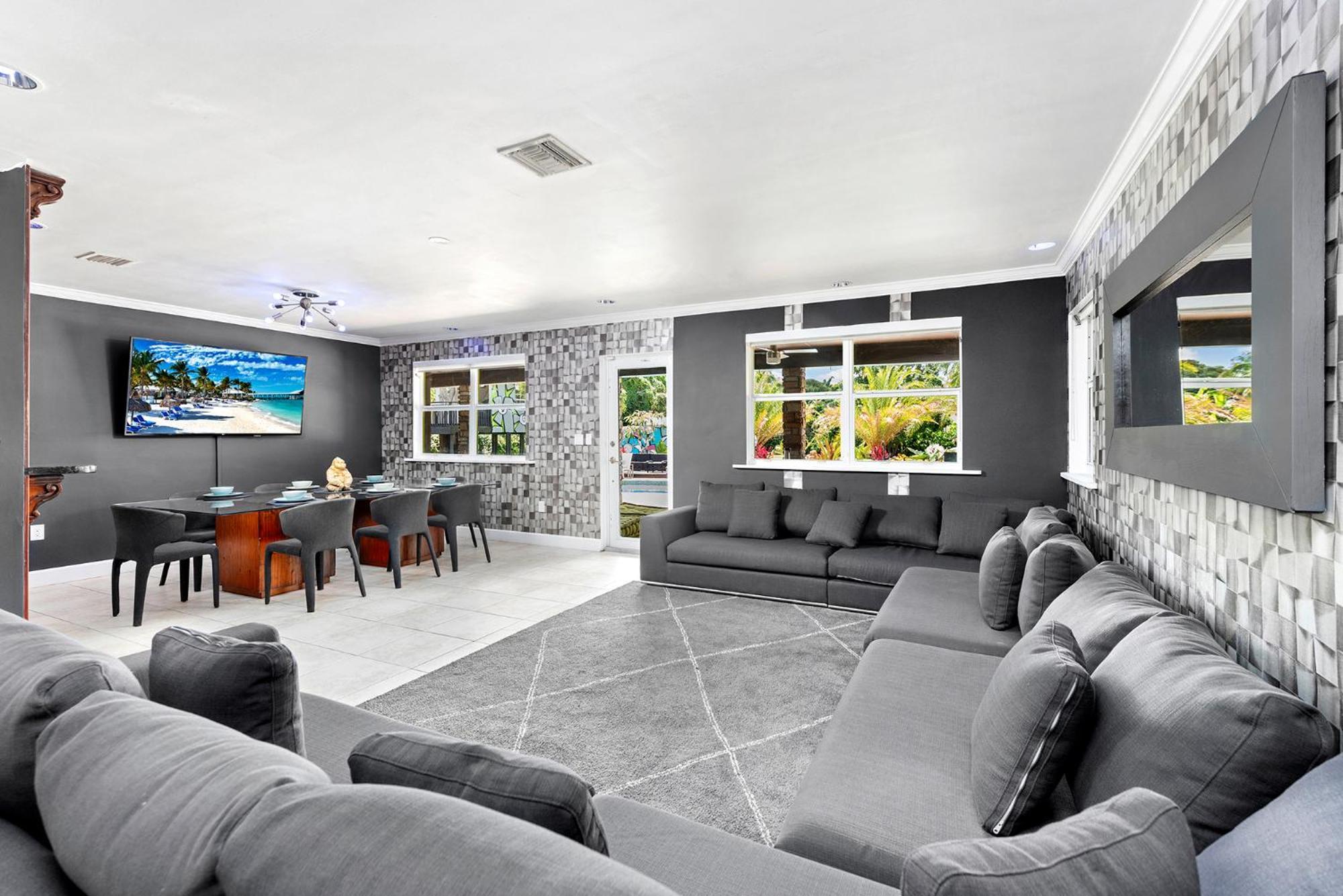 Blockchain - Acre Lot W/ Pool-hot Tub-bars-tiki-games-theater! Villa Miami
