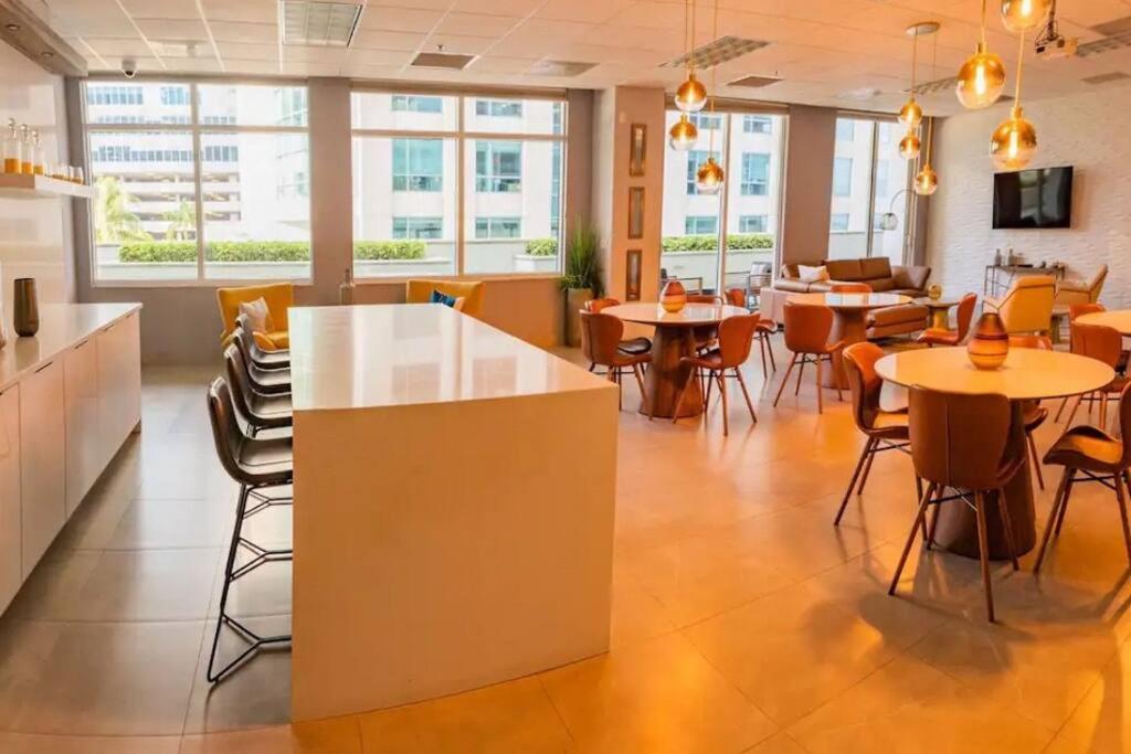 Apartment 35th Floor 1 Bed 1 Bth • Brickell • Ocean View *