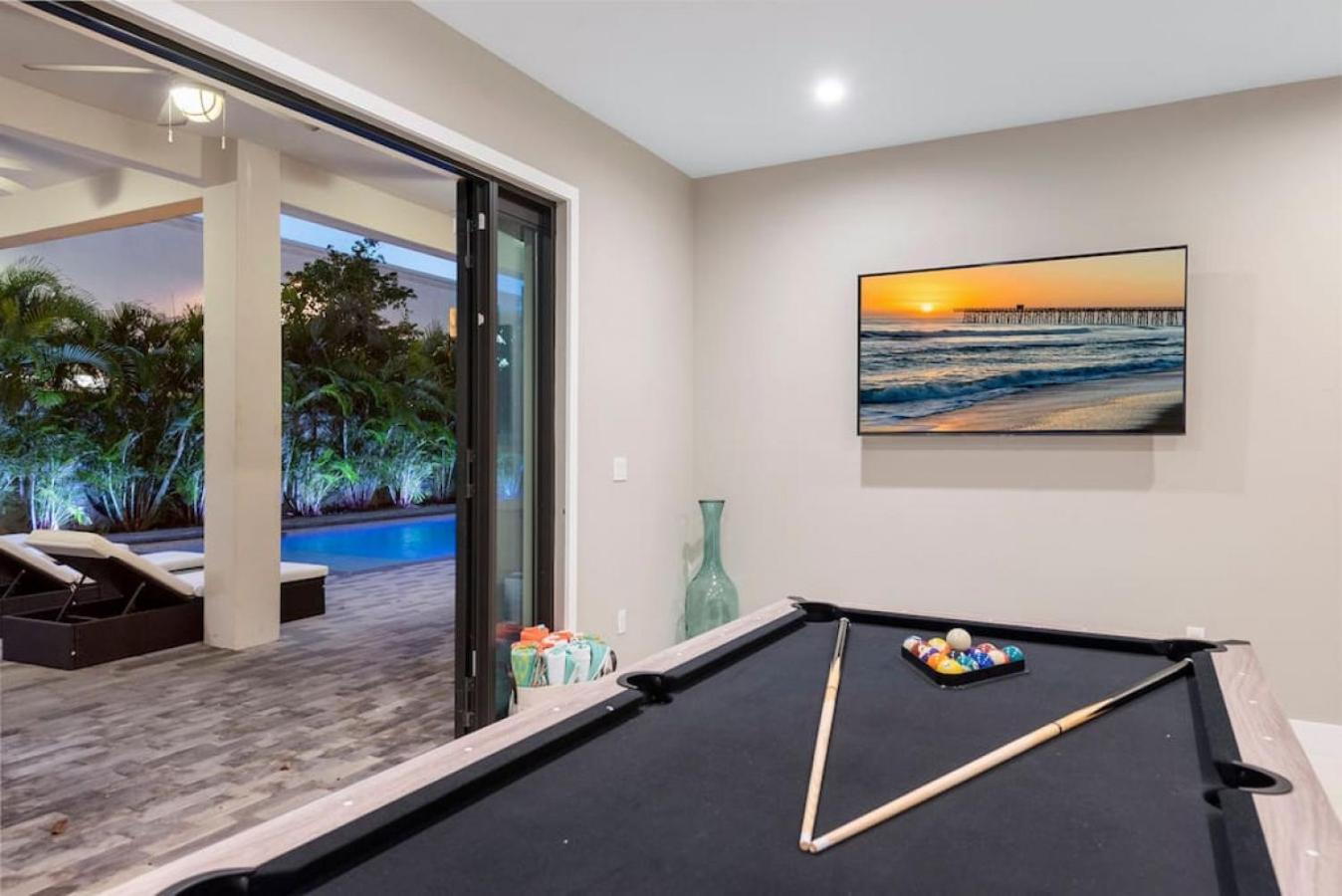 Villa Granada Modern Luxury In Massive Mansion With Heated Pool