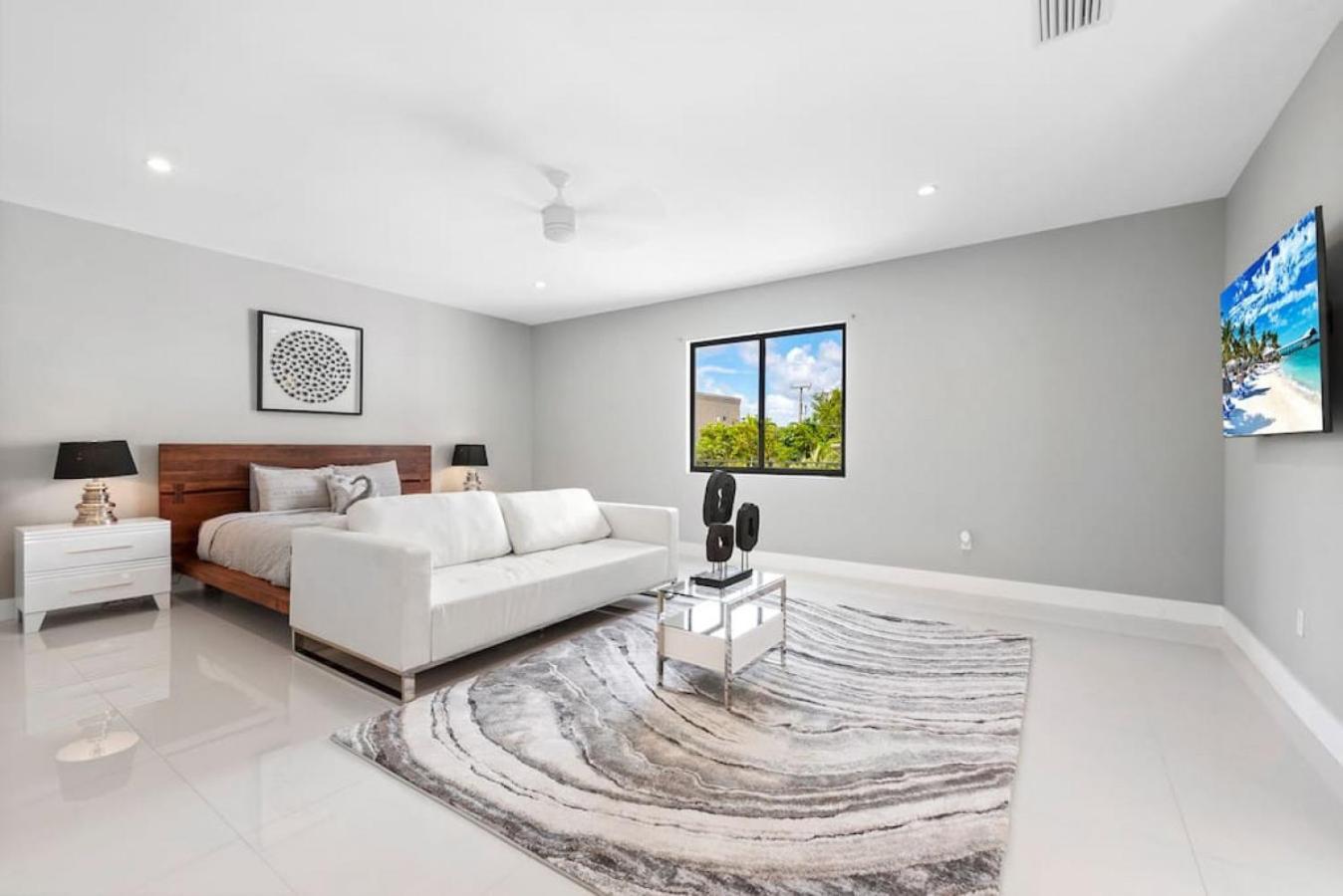 Granada Modern Luxury In Massive Mansion With Heated Pool *