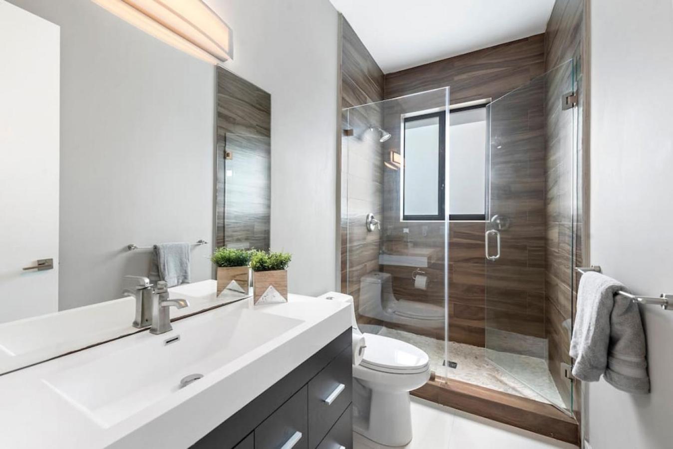 Granada Modern Luxury In Massive Mansion With Heated Pool * Miami