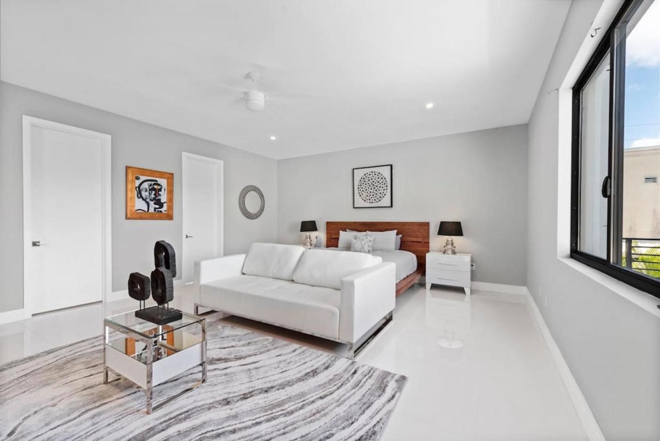 Villa Granada Modern Luxury In Massive Mansion With Heated Pool *