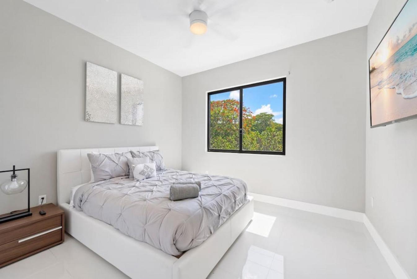 Granada Modern Luxury In Massive Mansion With Heated Pool *