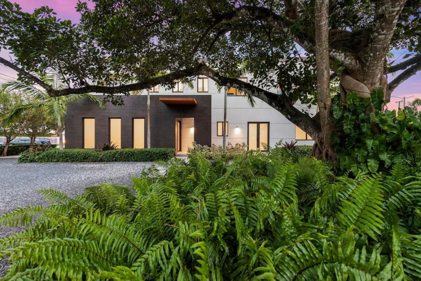Granada Modern Luxury In Massive Mansion With Heated Pool * Miami