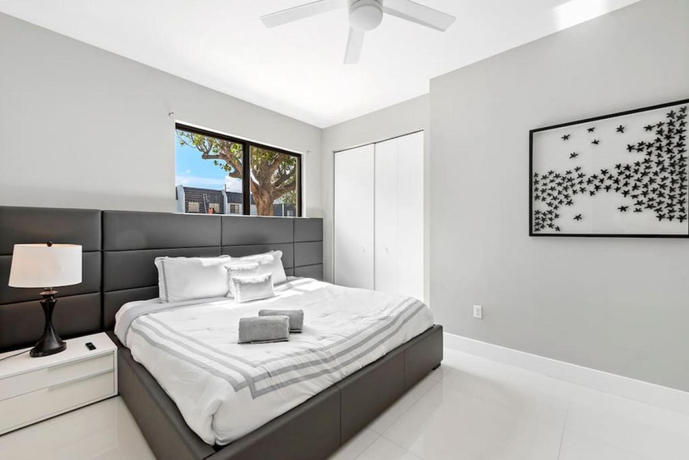 Granada Modern Luxury In Massive Mansion With Heated Pool *