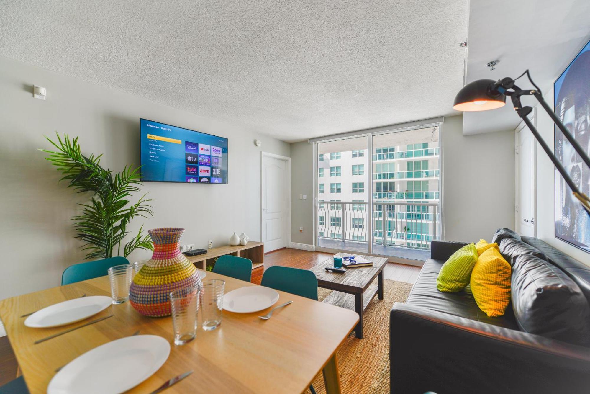 Amazing 3 Bedroom At Brickell With Pool Apartamento *