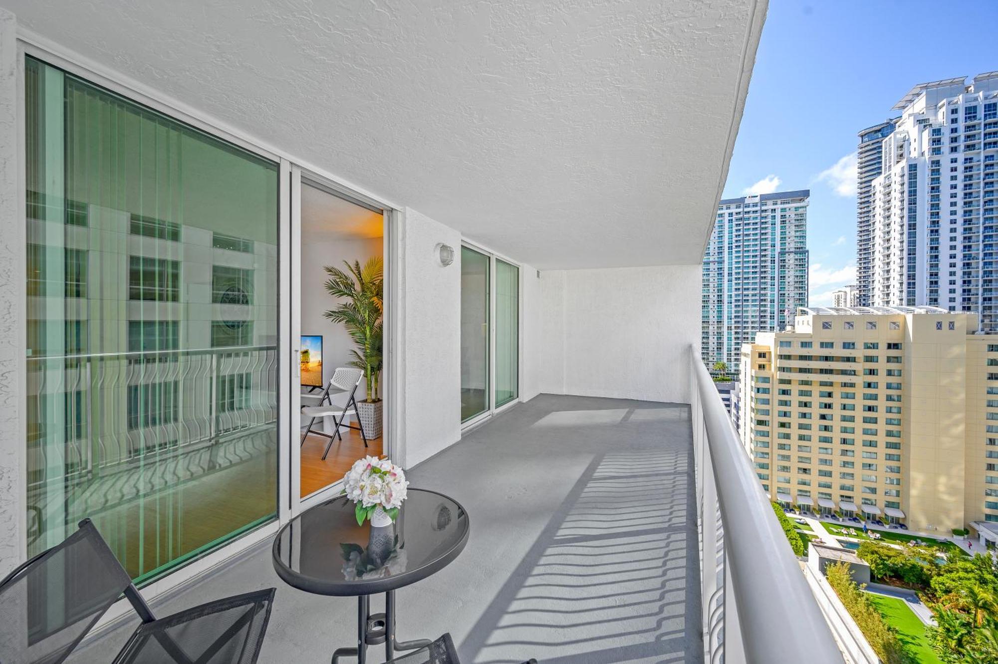 Luxurious 1 Bed • Brickell • Ocean Views