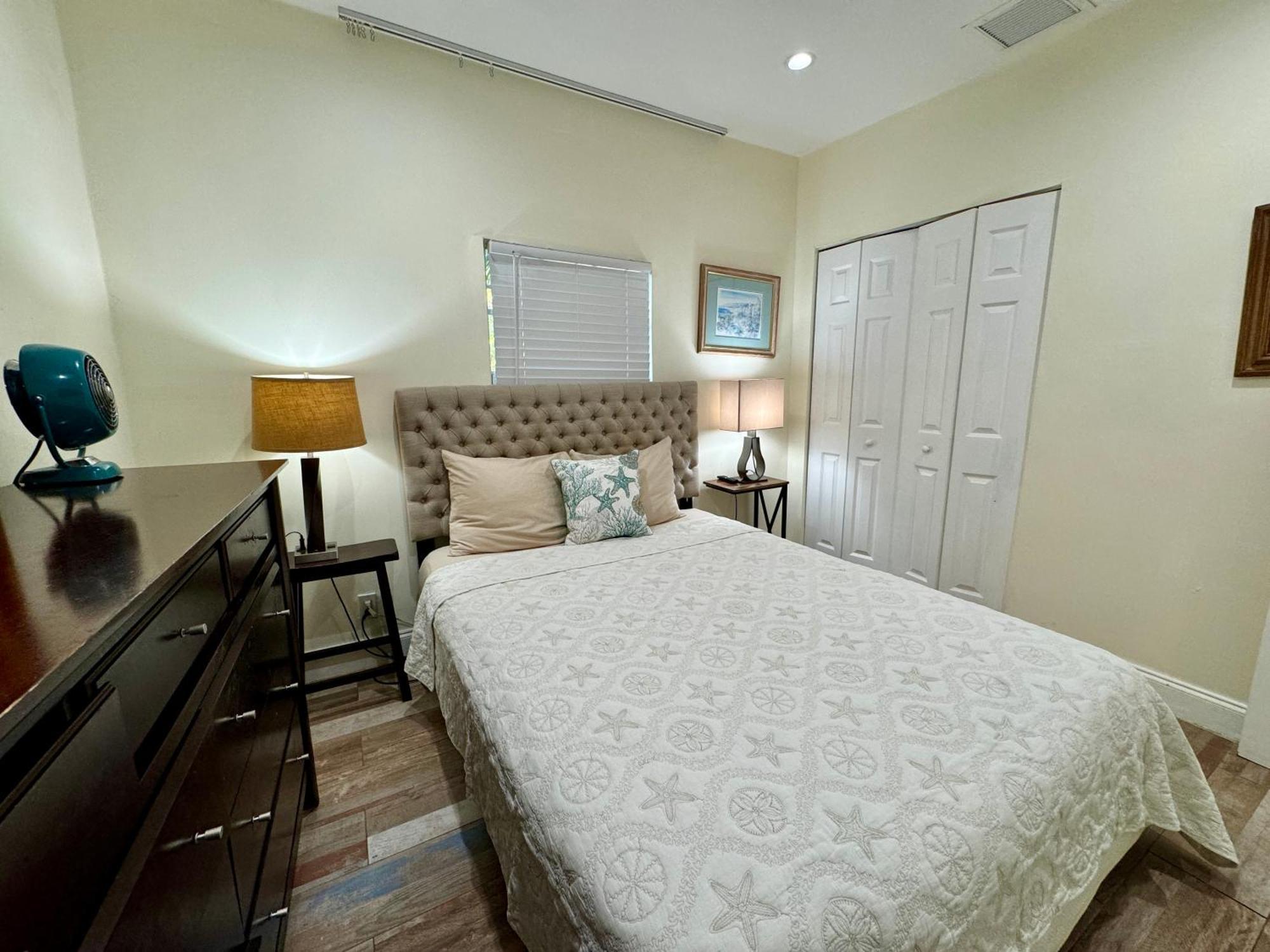 Bright Townhouse 3 Bedroom Free Parkig Garden