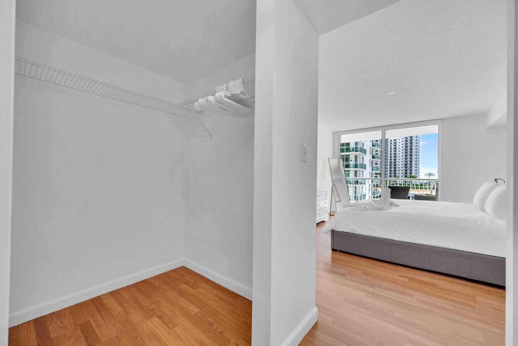 Lux 1 Bdr 1 Bth • Brickell • Pool & Ocean Views