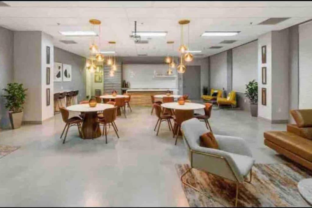 Lux 1 Bdr 1 Bth • Brickell • Pool & Ocean Views Apartment