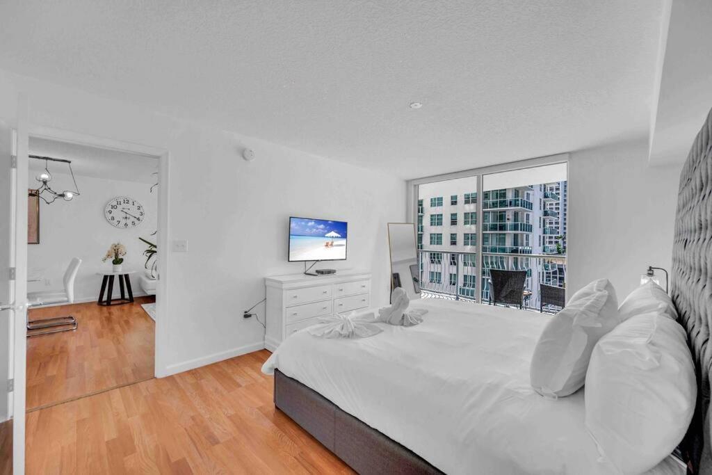 Lux 1 Bdr 1 Bth • Brickell • Pool & Ocean Views Miami
