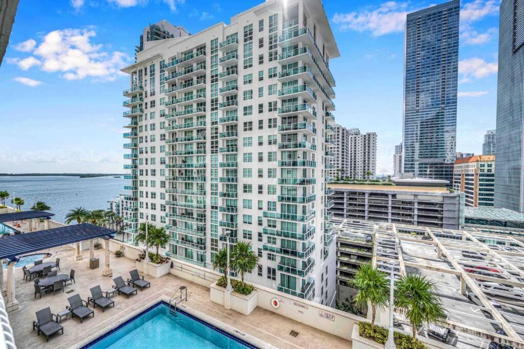 Lux 1 Bdr 1 Bth • Brickell • Pool & Ocean Views *