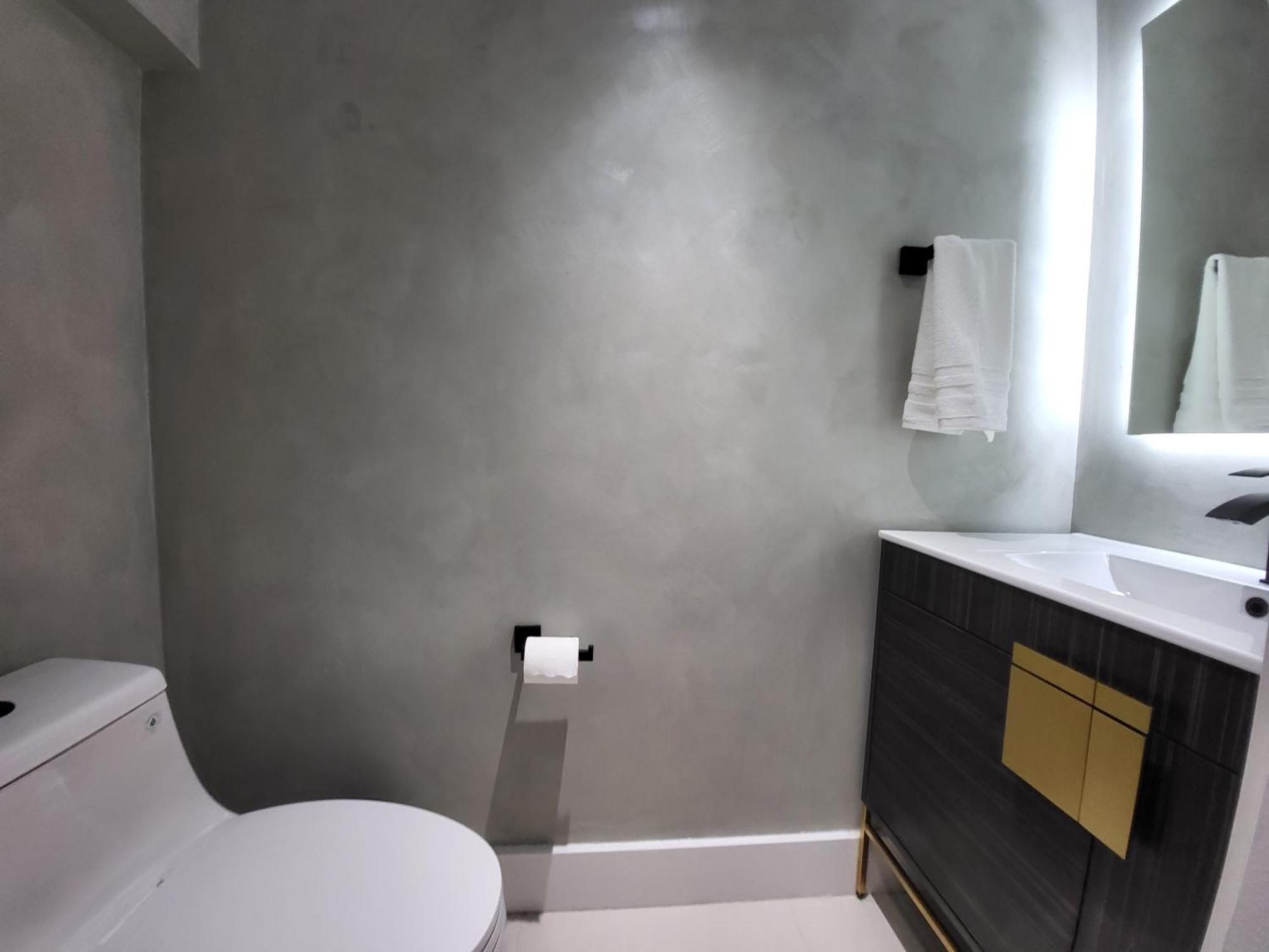 Luxe Pool, Bbq & Fire Pit - 5 Min To Dolphinmall Holiday home Miami