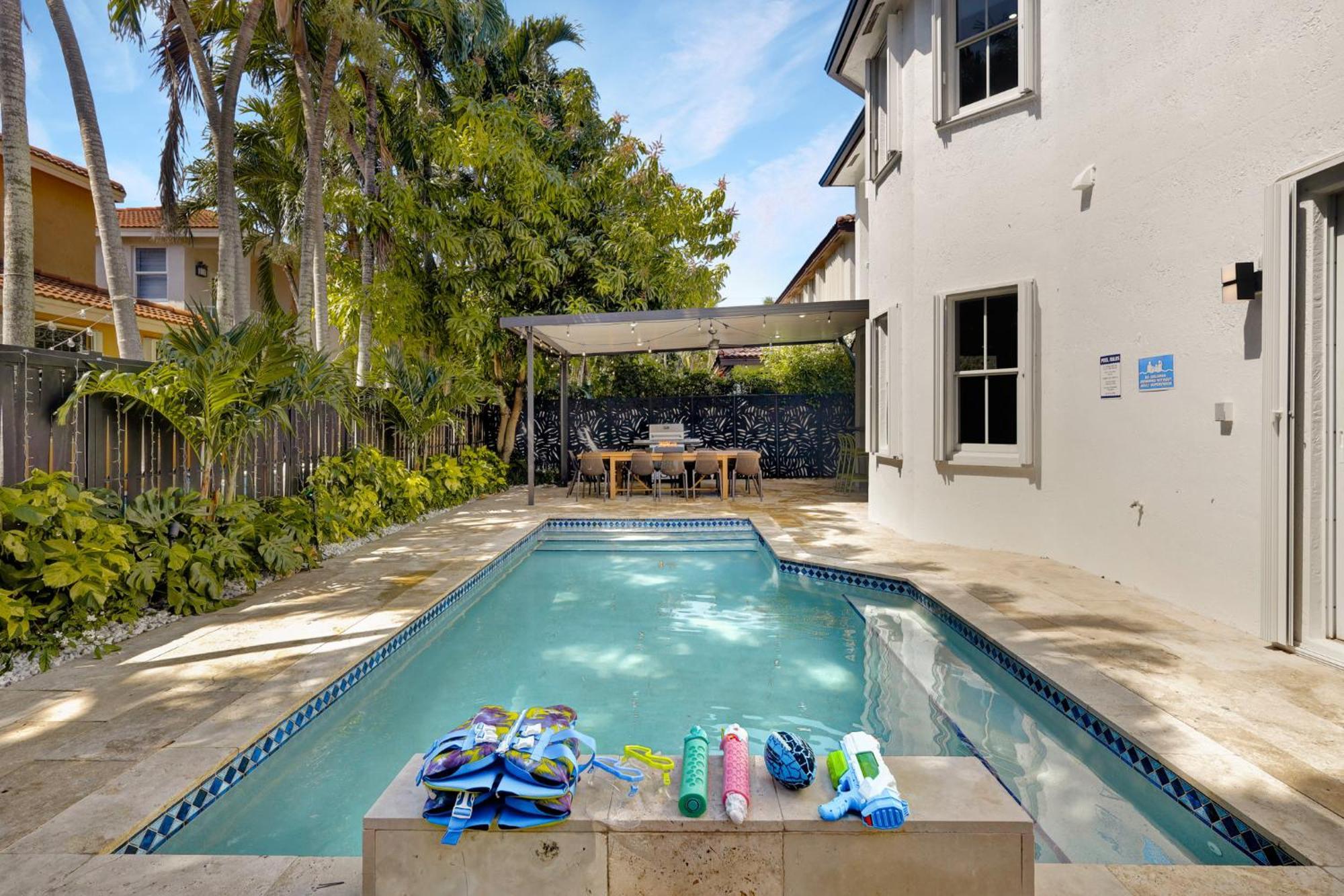 Holiday home Luxe Pool, Bbq & Fire Pit - 5 Min To Dolphinmall Miami