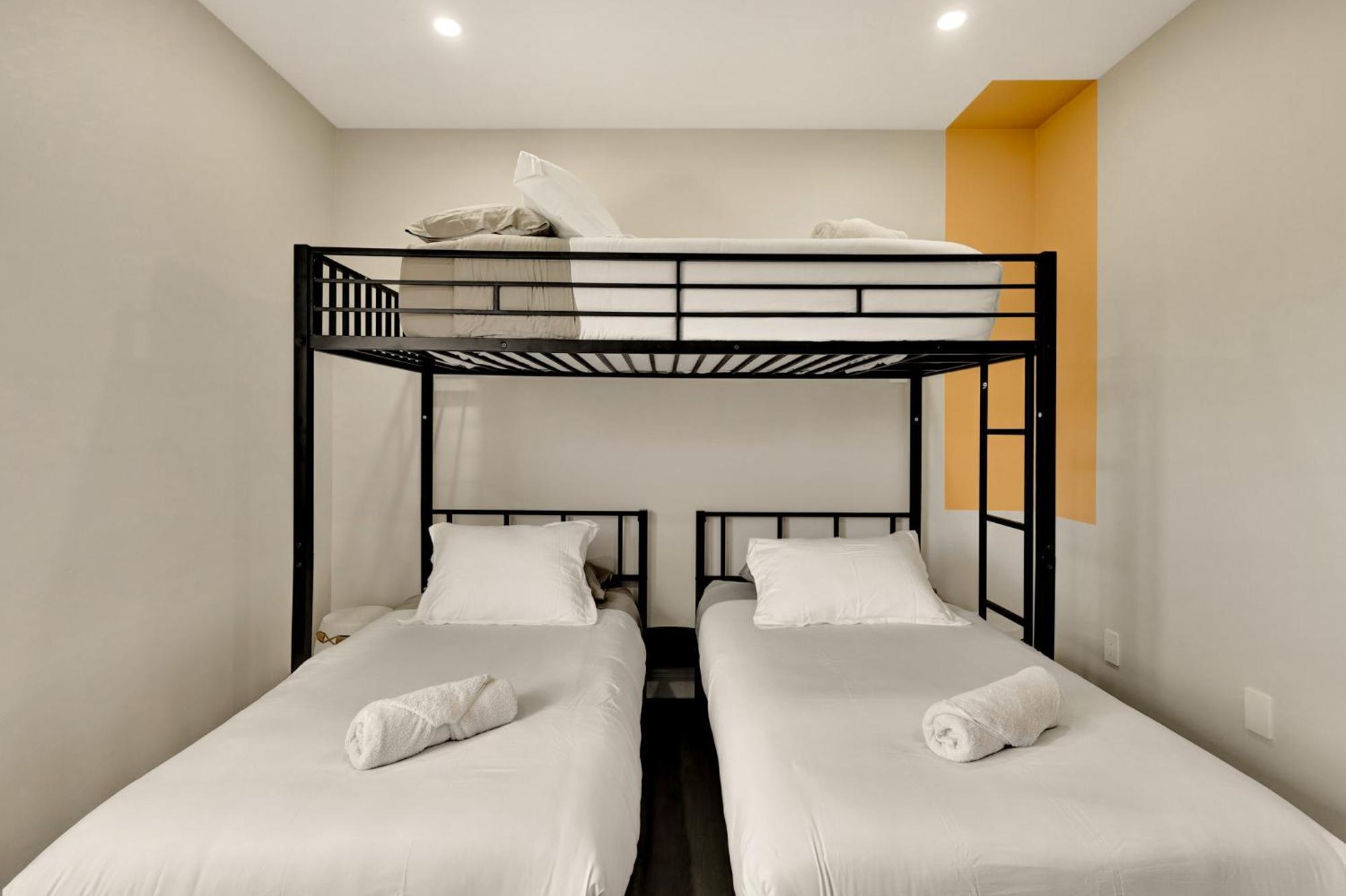Luxe Pool, Bbq & Fire Pit - 5 Min To Dolphinmall Holiday home *