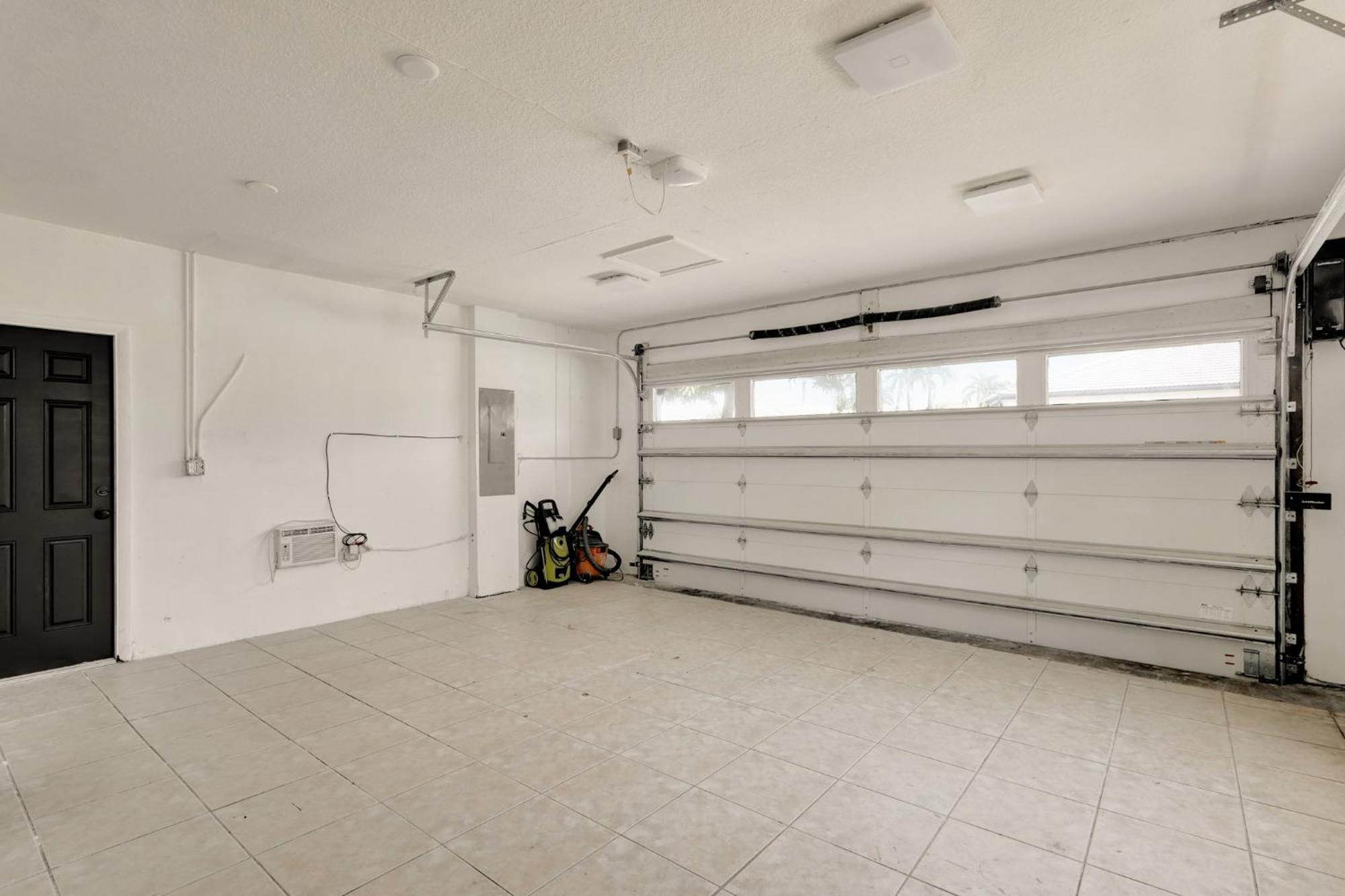 Luxe Pool, Bbq & Fire Pit - 5 Min To Dolphinmall Holiday home *