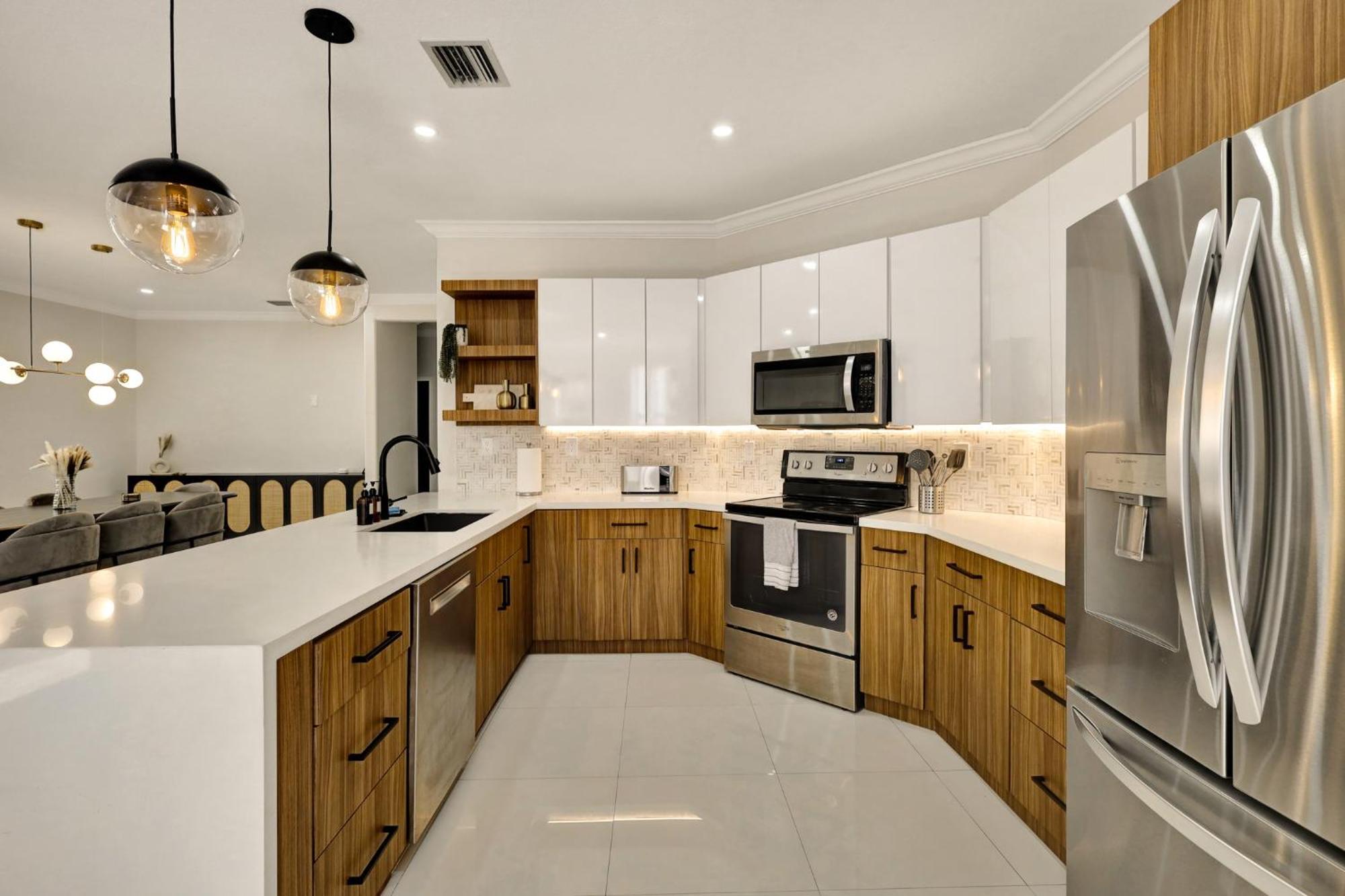 Luxe Pool, Bbq & Fire Pit - 5 Min To Dolphinmall * Miami