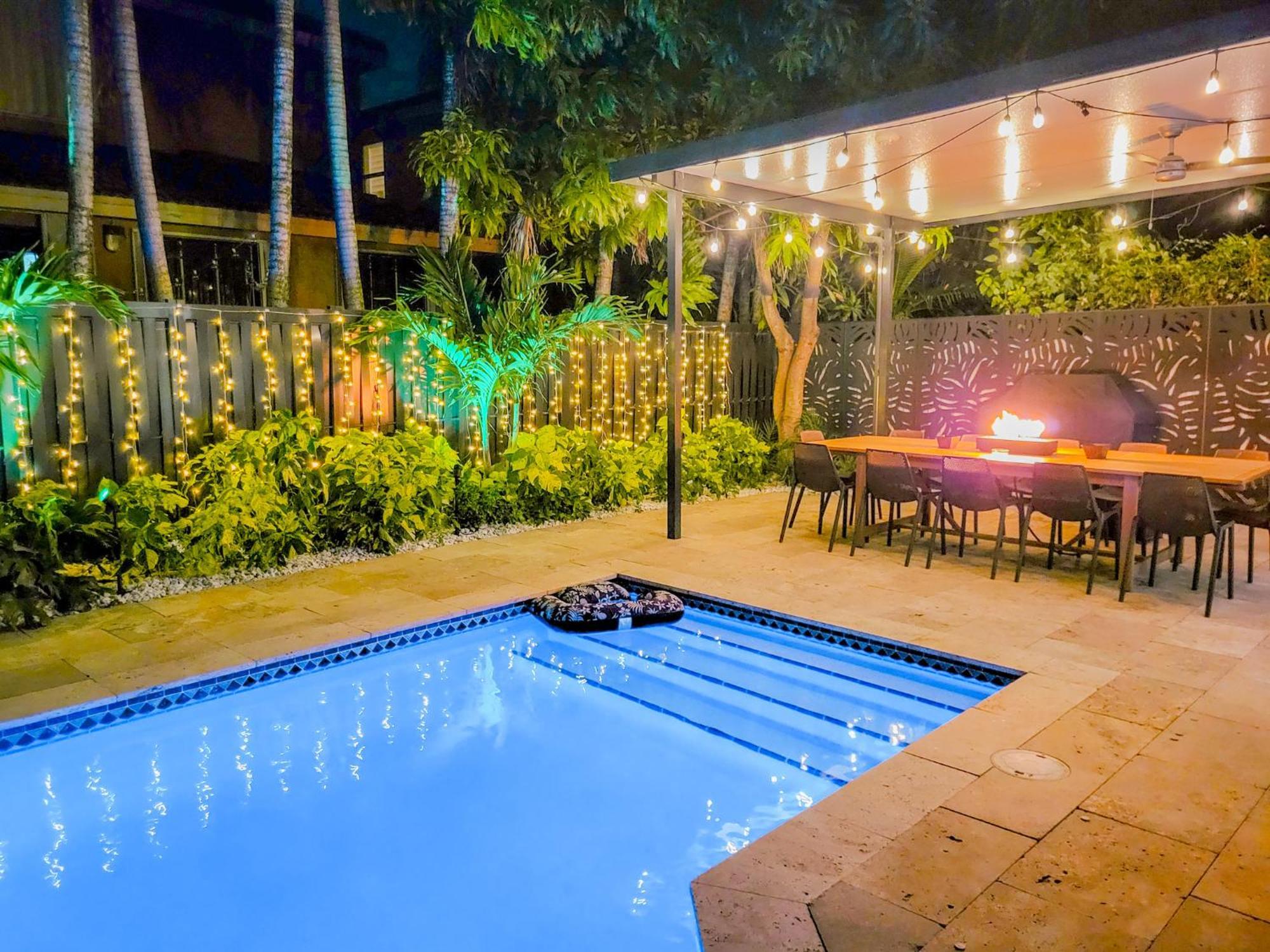 Luxe Pool, Bbq & Fire Pit - 5 Min To Dolphinmall *