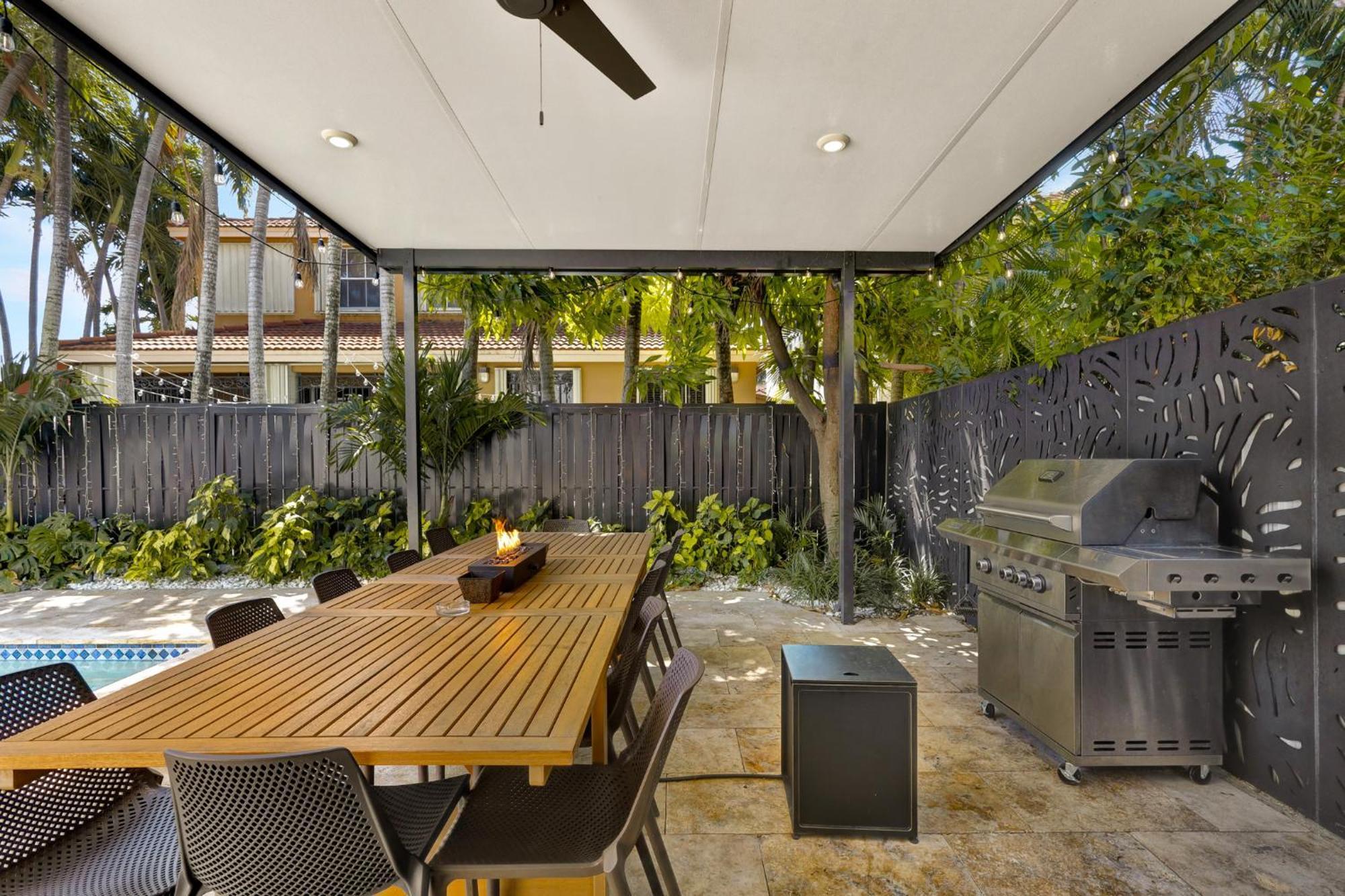 Holiday home Luxe Pool, Bbq & Fire Pit - 5 Min To Dolphinmall Miami