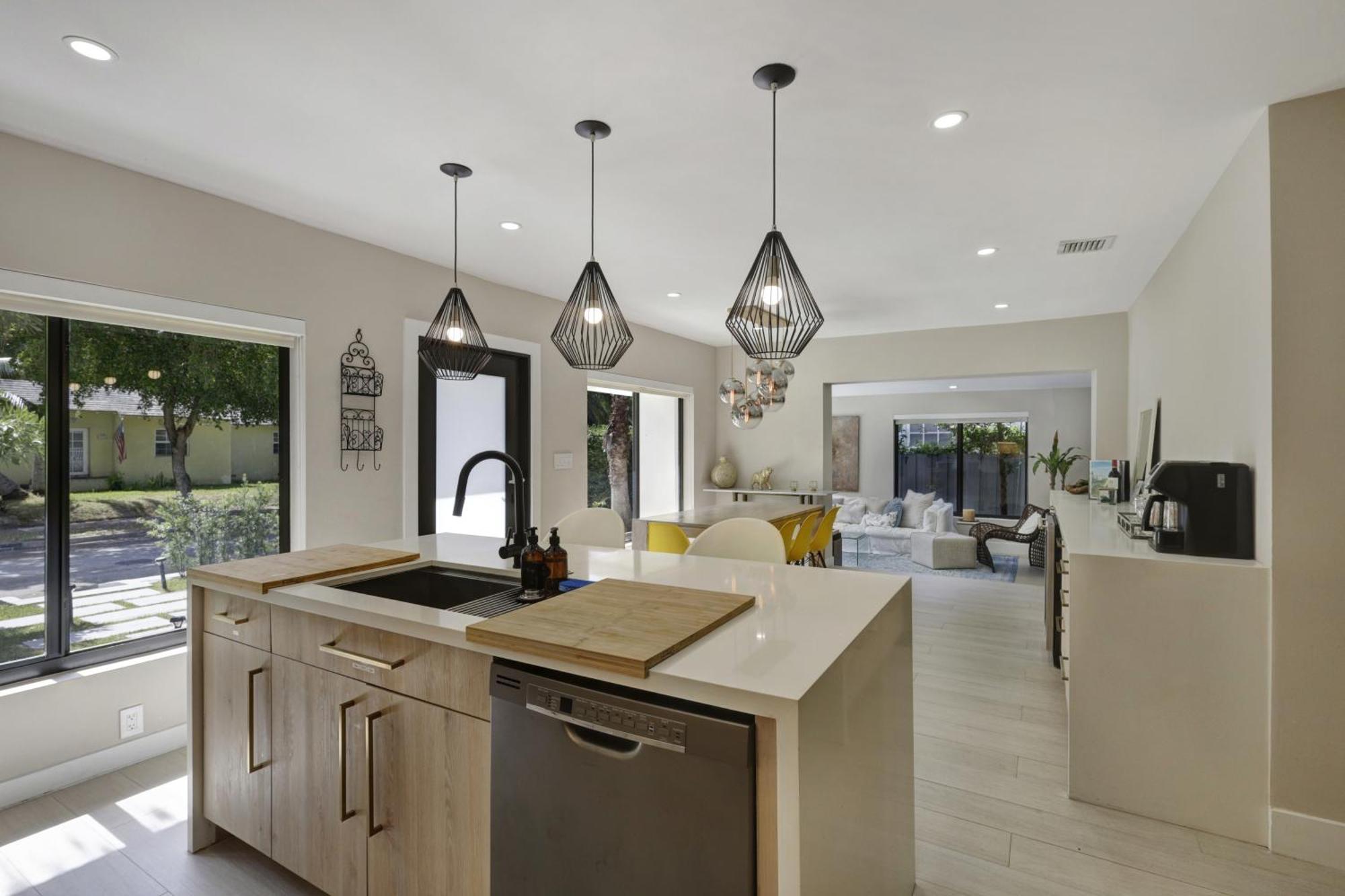 Designer W Pool & Firepit - 7 Min To Brickell Miami