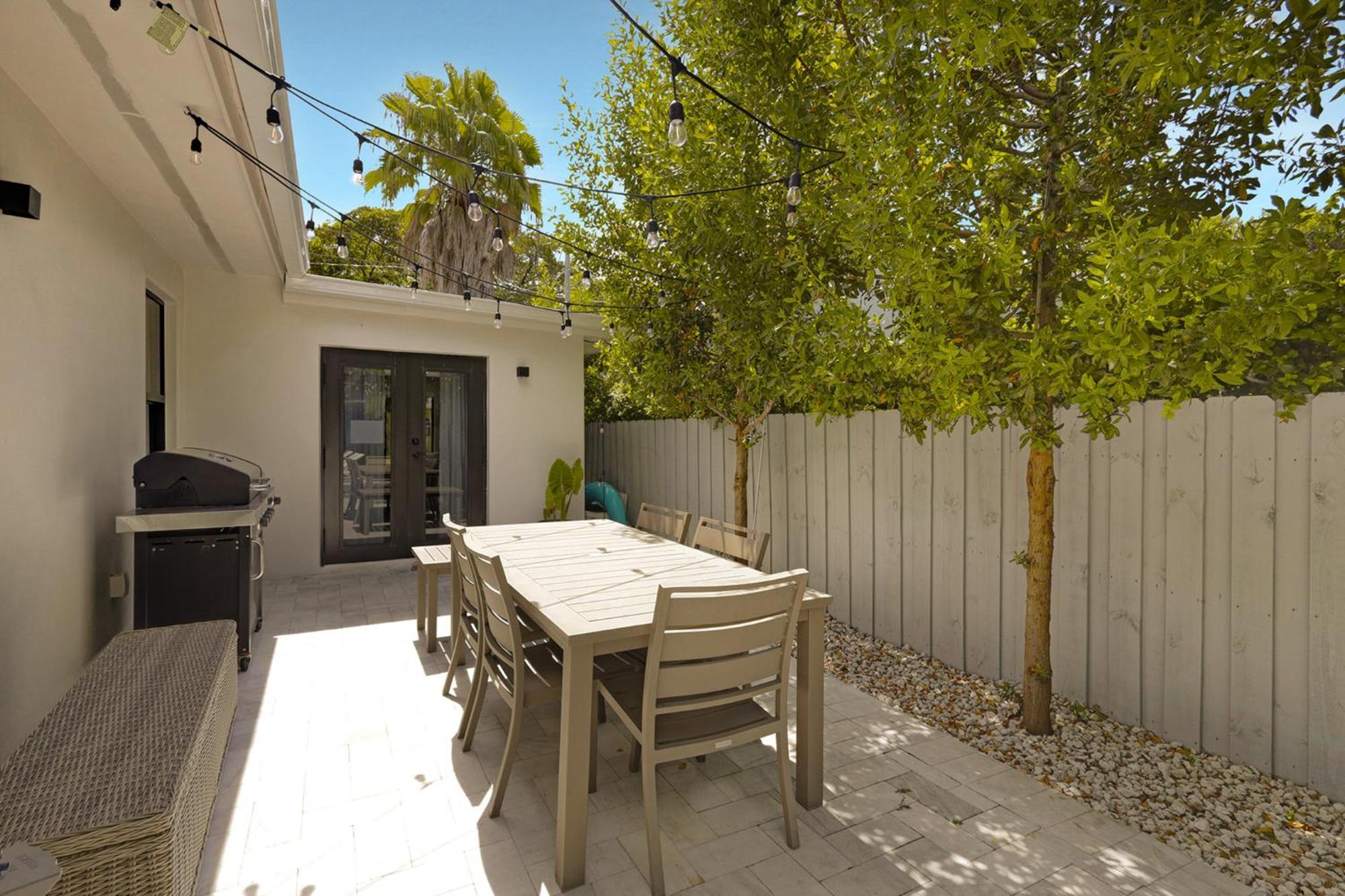 Designer W Pool & Firepit - 7 Min To Brickell Miami