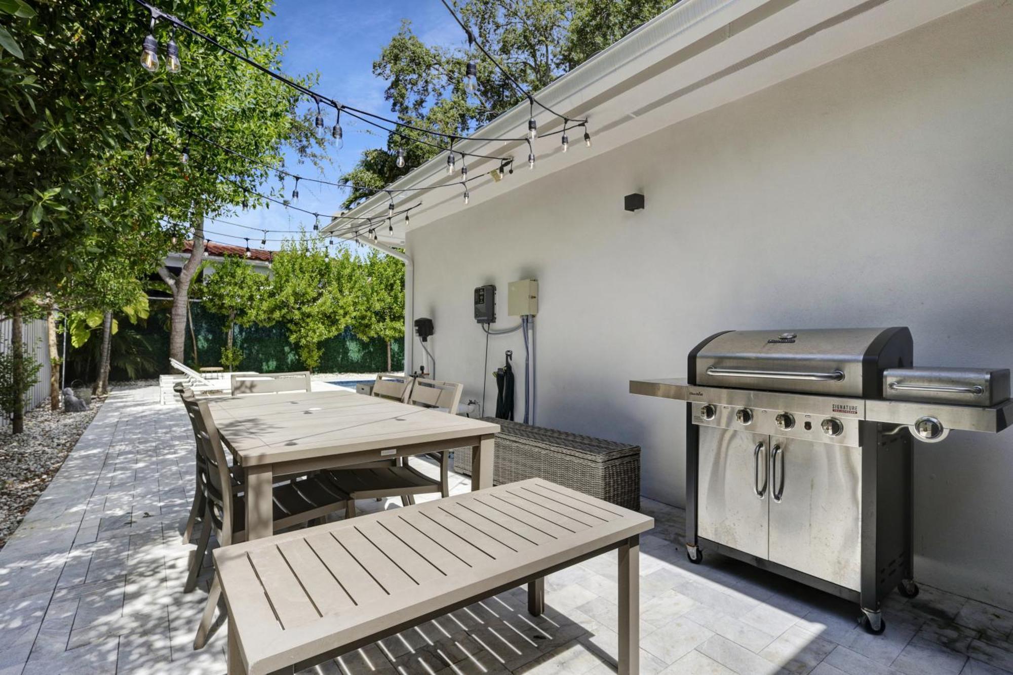 Designer W Pool & Firepit - 7 Min To Brickell * Miami