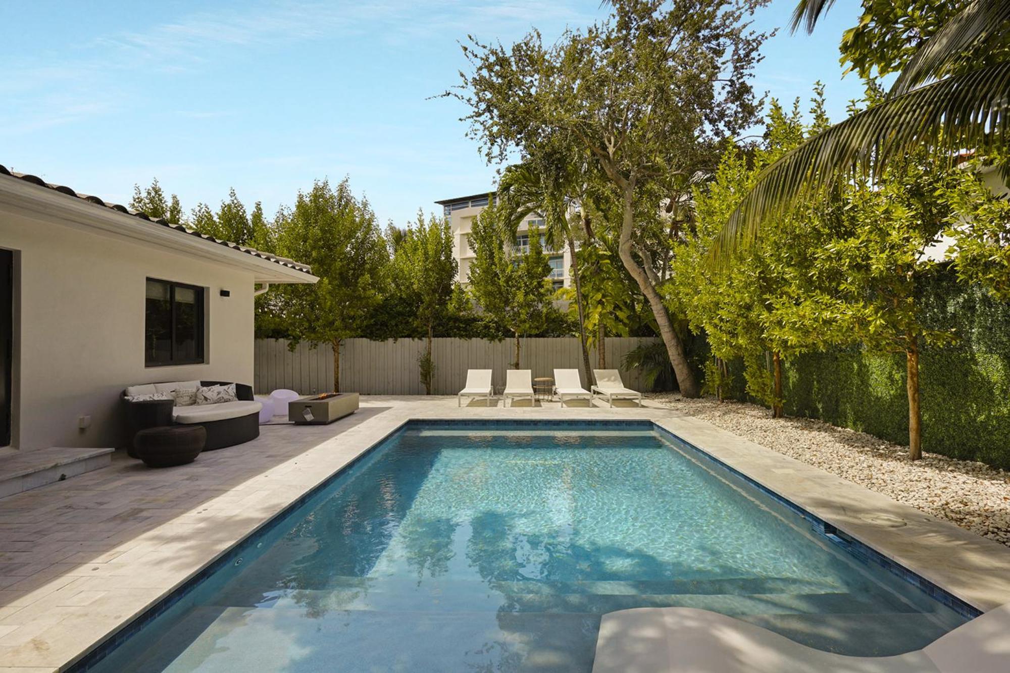 Holiday home Designer W Pool & Firepit - 7 Min To Brickell *