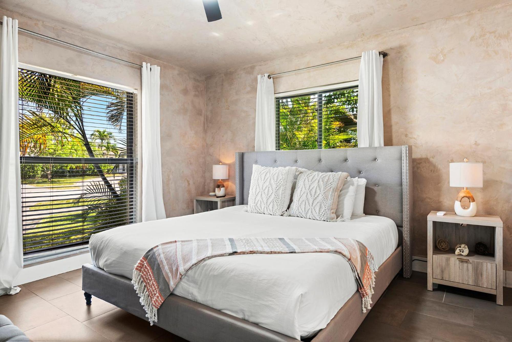 Entire Villa, North With Pool On Canal! * Miami