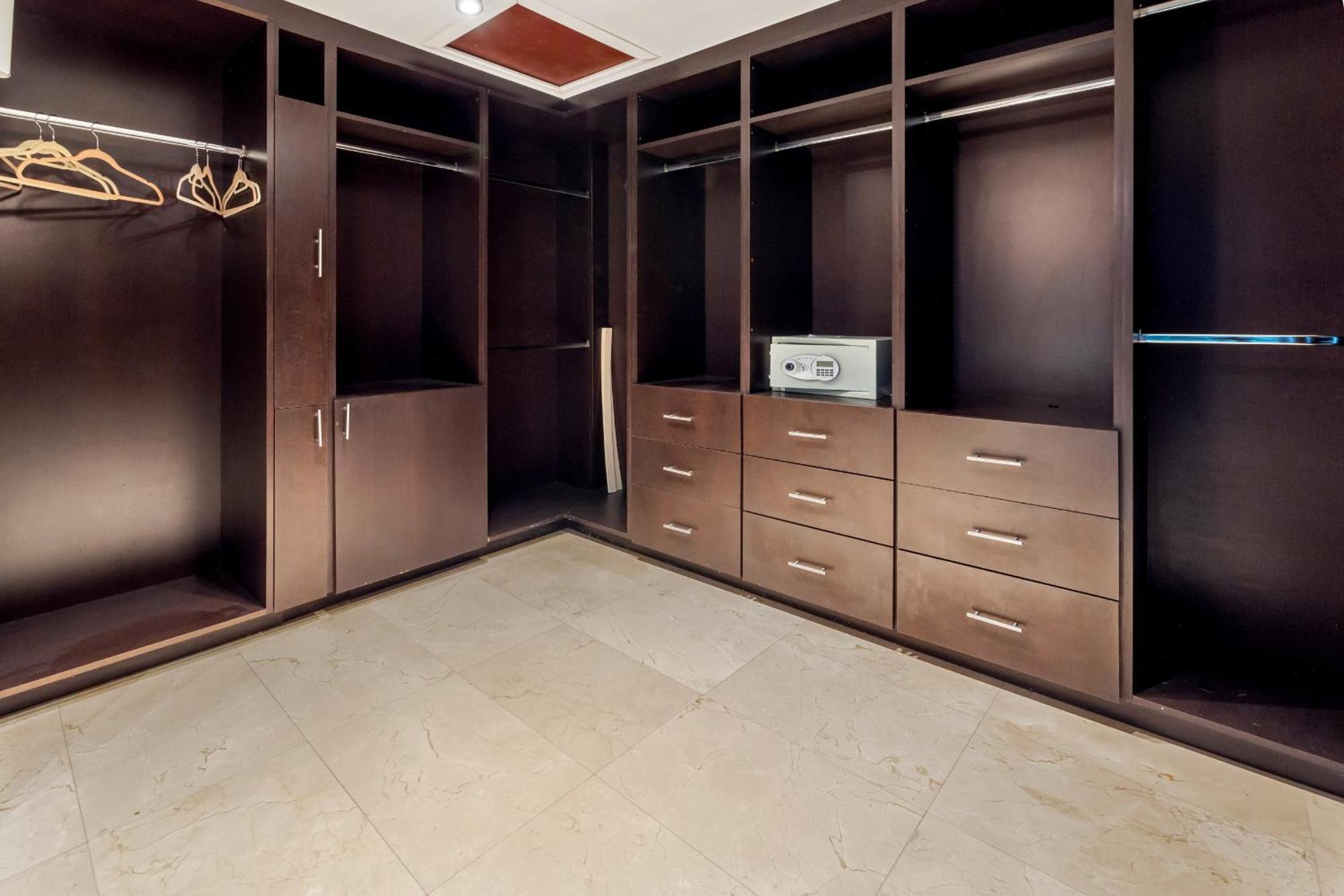 Experience Opulence Your Exclusive Waterfront Sanctuary In Miami