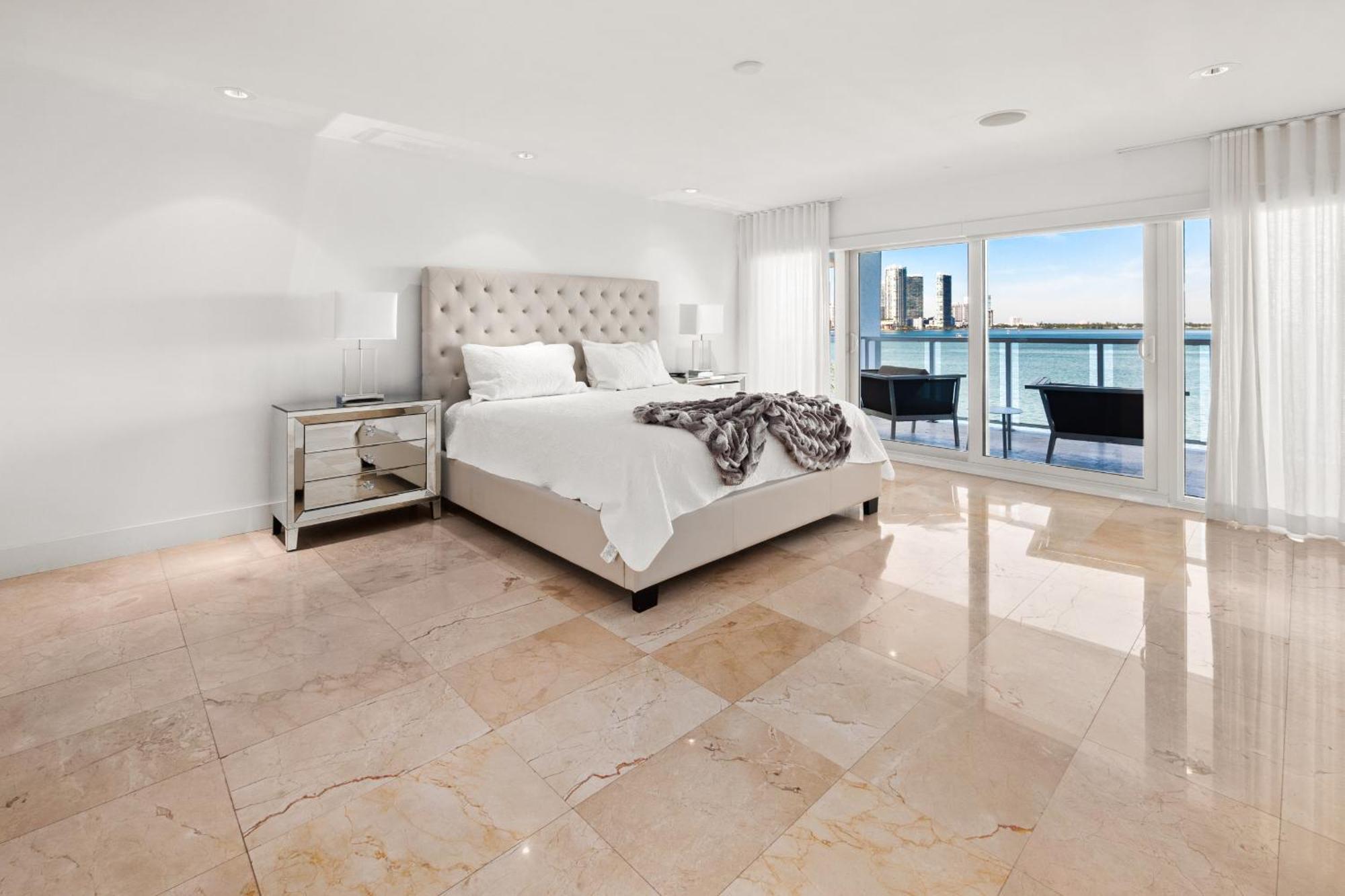 Experience Opulence Your Exclusive Waterfront Sanctuary In Villa Miami