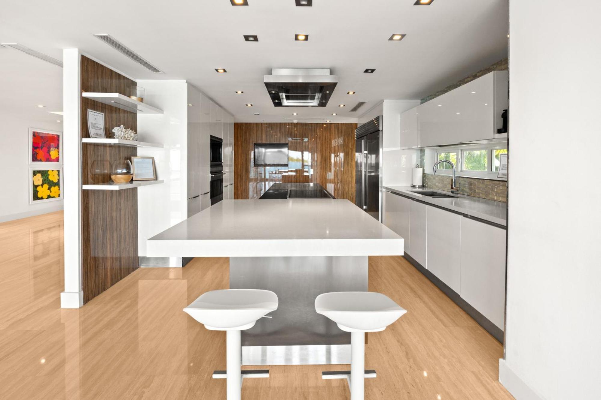 Experience Opulence Your Exclusive Waterfront Sanctuary In * Miami