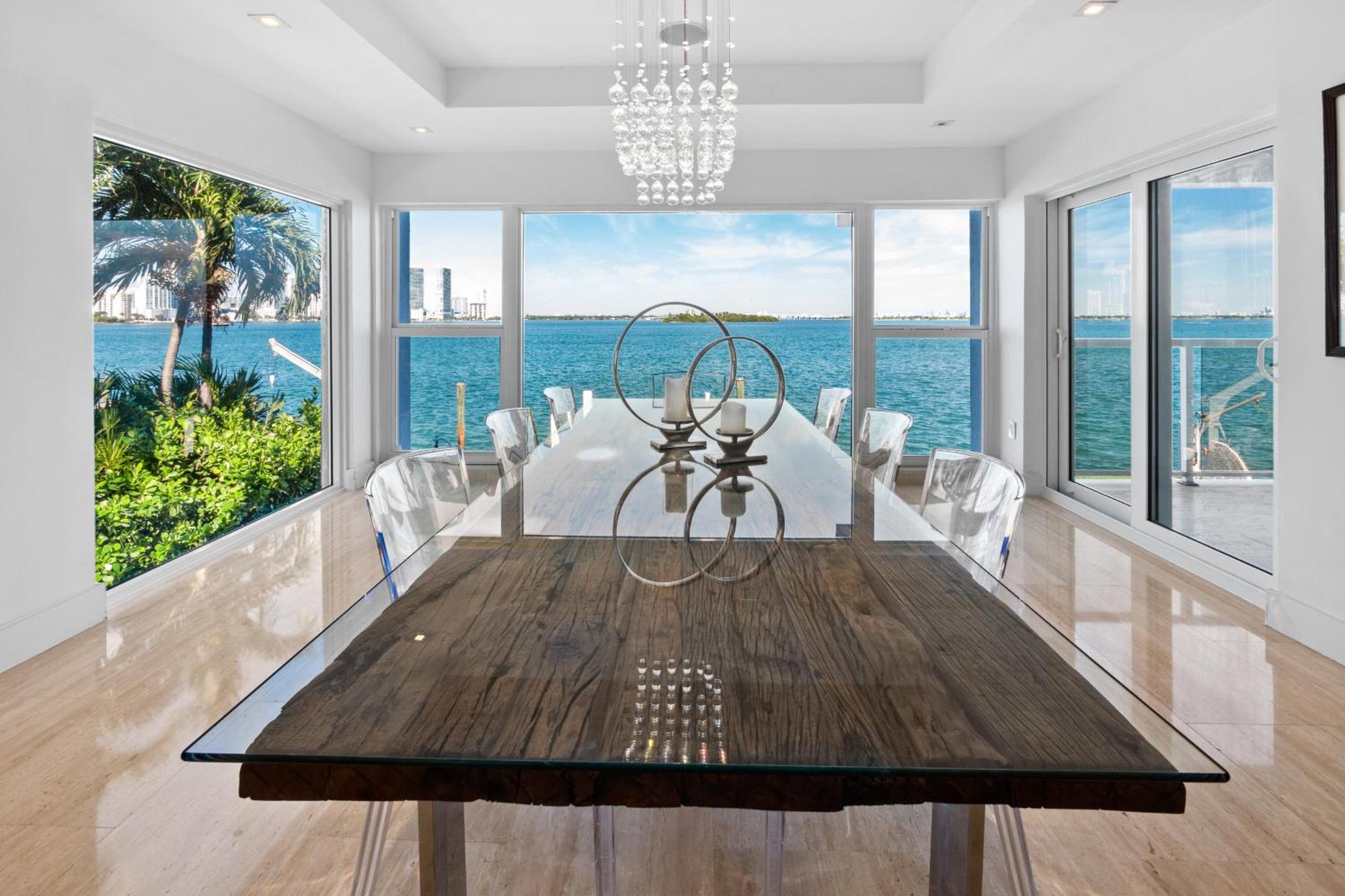 Experience Opulence Your Exclusive Waterfront Sanctuary In * Miami
