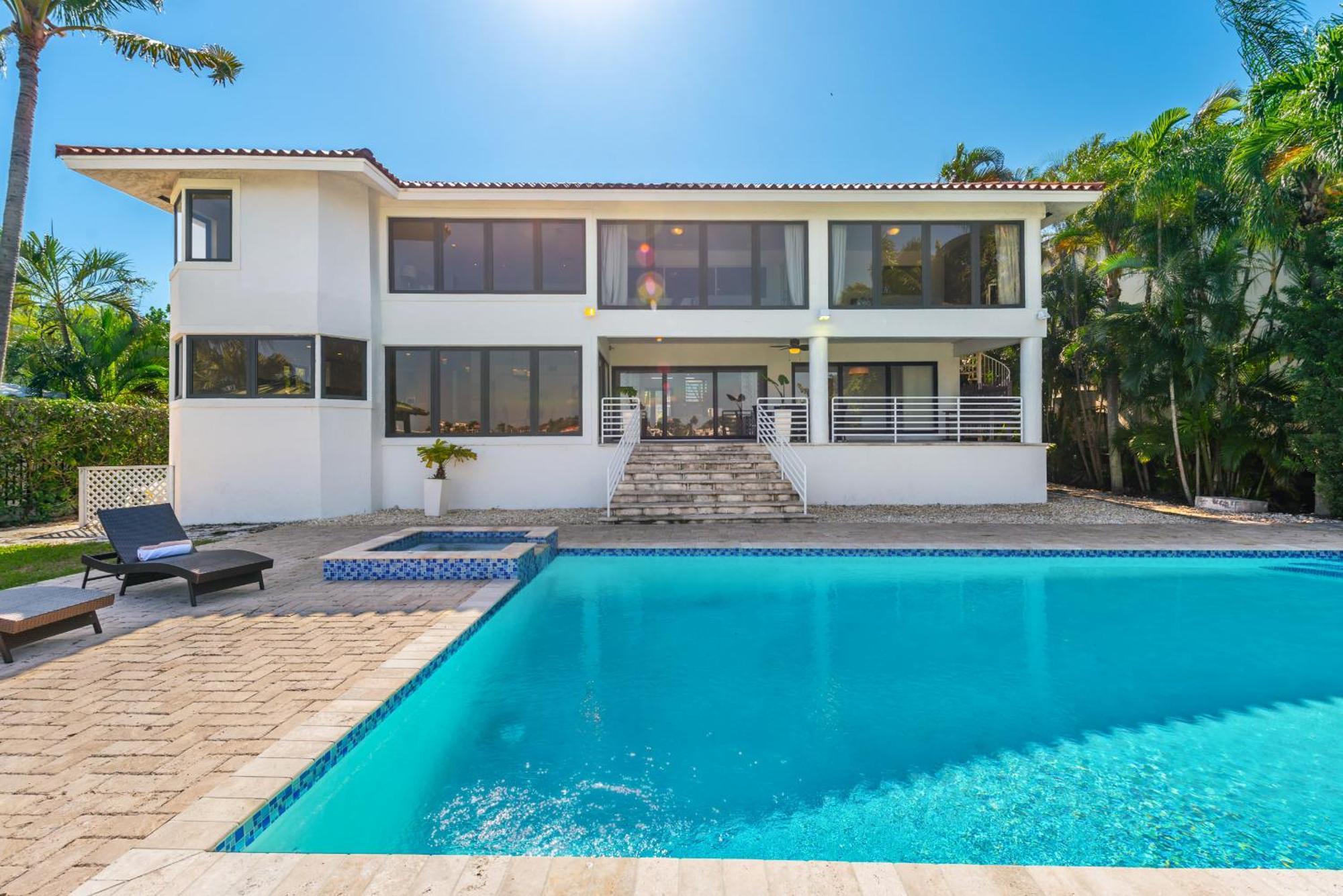 Discover Serenity By The Your Exclusive Escape! Miami